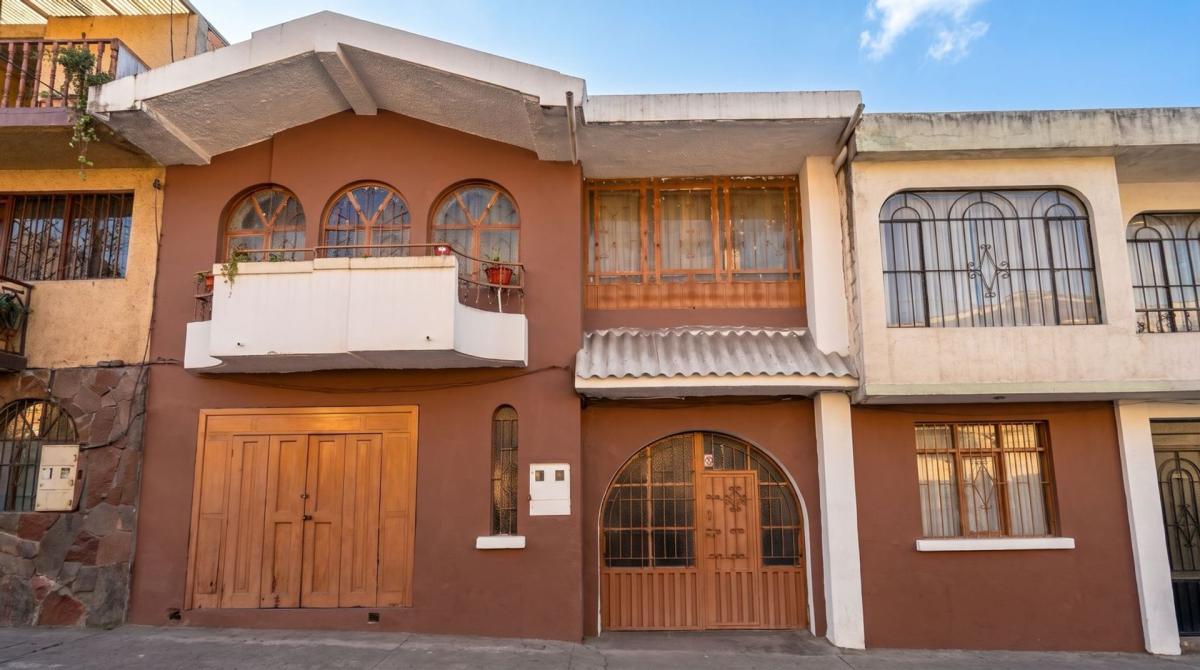 Casa Comercial con Local Independiente